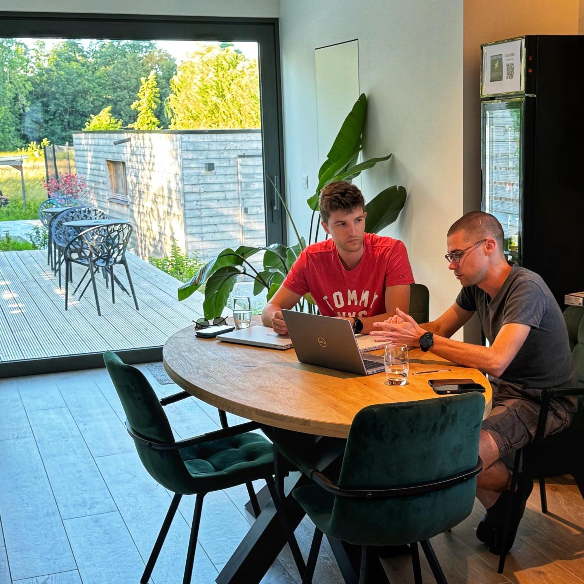 Inova Guesthouse Hasselt Buitenkant foto