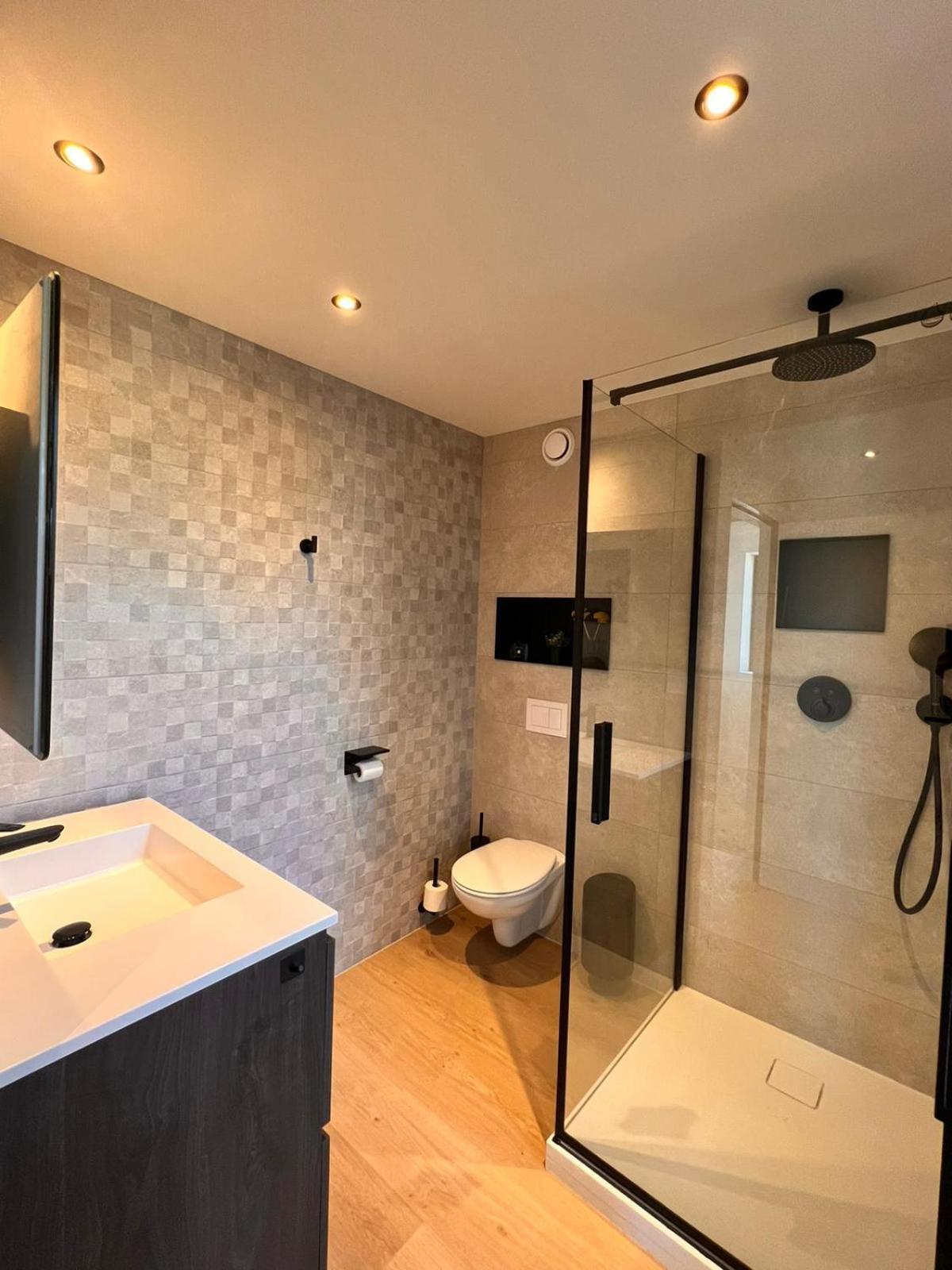 Inova Guesthouse Hasselt Buitenkant foto