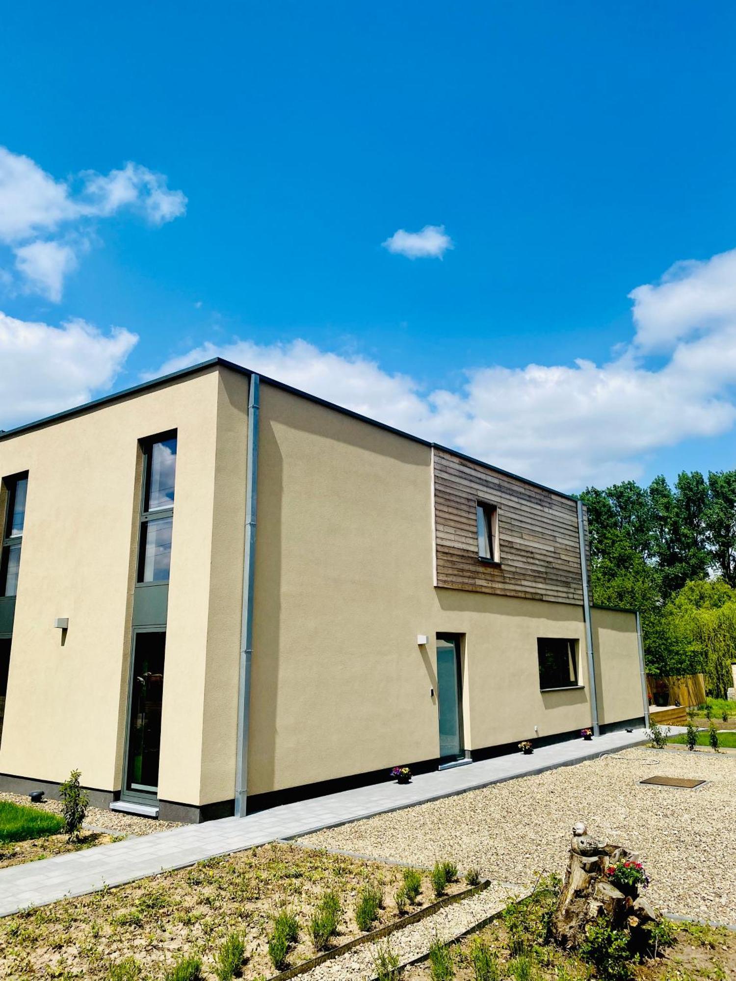 Inova Guesthouse Hasselt Buitenkant foto